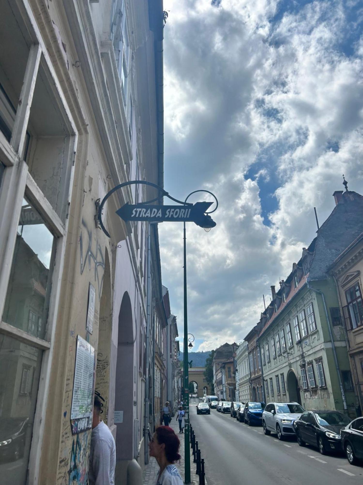 Апартаменты Old Town Elegance Брашов Экстерьер фото